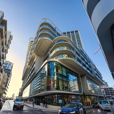 Stunning In The Iconic Mercury Tower Apartment