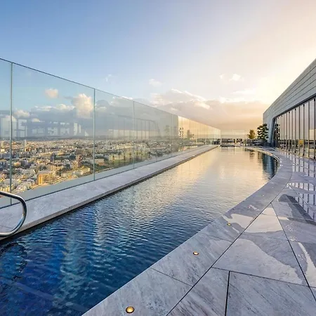 Stunning In The Iconic Mercury Tower Saint Julian's