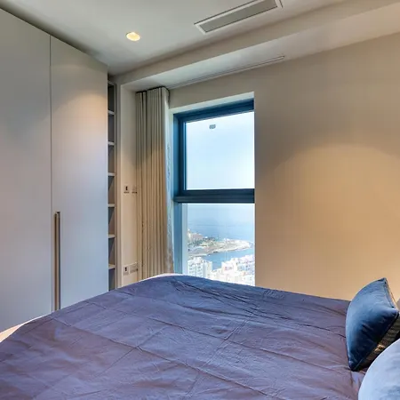Apartment Stunning In The Iconic Mercury Tower *