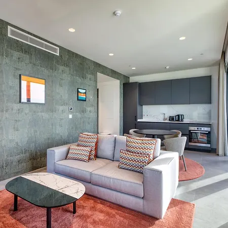 Apartment Stunning In The Iconic Mercury Tower *