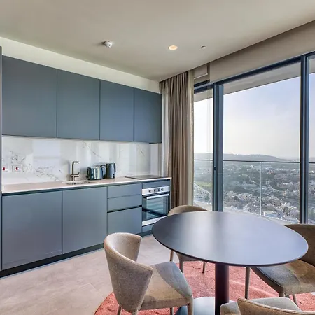 Stunning In The Iconic Mercury Tower Saint Julian's